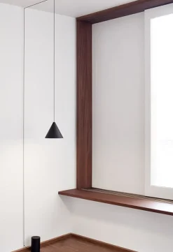 String Light cone pendel 22m m/dæmper, sort