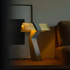 TAU bordlampe, messing