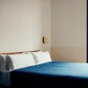 TMM Corto væglampe, bøg/hvid m/overskærm