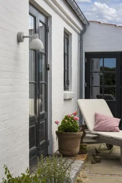 Toldbod 220 Udendørs væglampe, alu