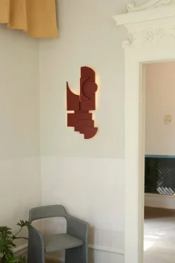 Totem Deco væglampe, baskisk rød