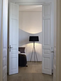 Tripode G5 gulvlampe, sort