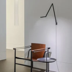 UNTITLED Linear lampe m/vægbeslag, sort