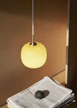 VL45 Radiohus Ø17,5 pendel, messing/amber