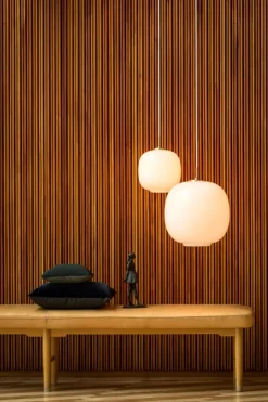 VL45 Radiohus Ø25 pendel, messing/opal