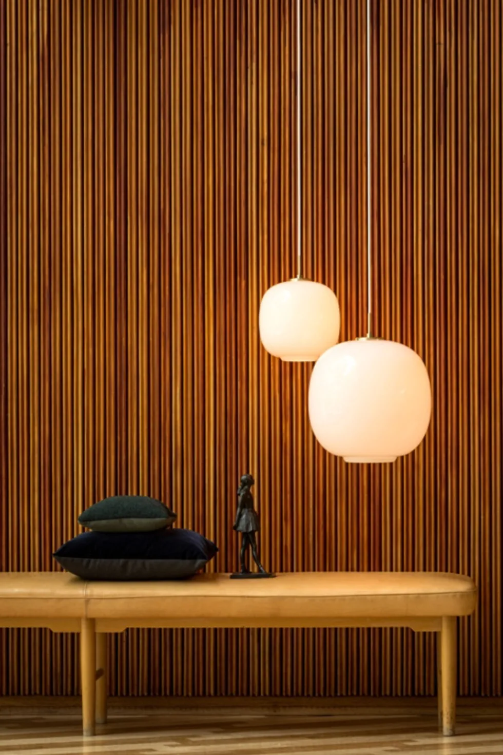 VL45 Radiohus Ø25 pendel, messing/opal
