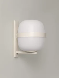 Wally Cesta væglampe, metallic hvid