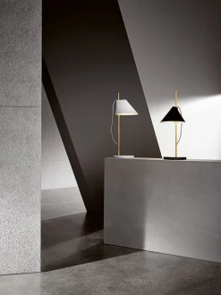 Yuh bordlampe, sort/messing