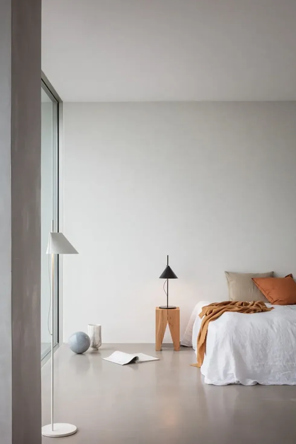 Yuh gulvlampe, hvid