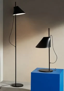 Yuh gulvlampe, sort